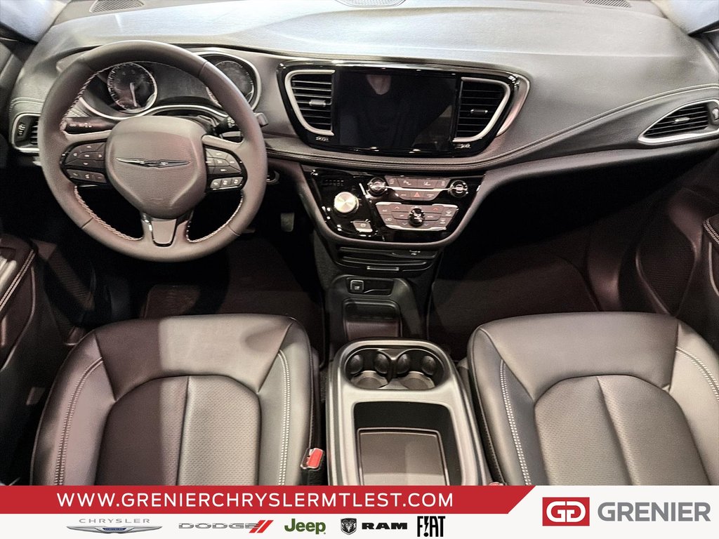 2026 Chrysler Pacifica SELECT AWD in Pointe-Aux-Trembles, Quebec - 8 - w1024h768px