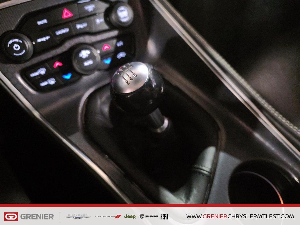 Dodge Challenger SRT 392 + RWD + MANUELLE + V8 HEMI 6.4L 2018 à Pointe-Aux-Trembles, Québec - 12 - w1024h768px