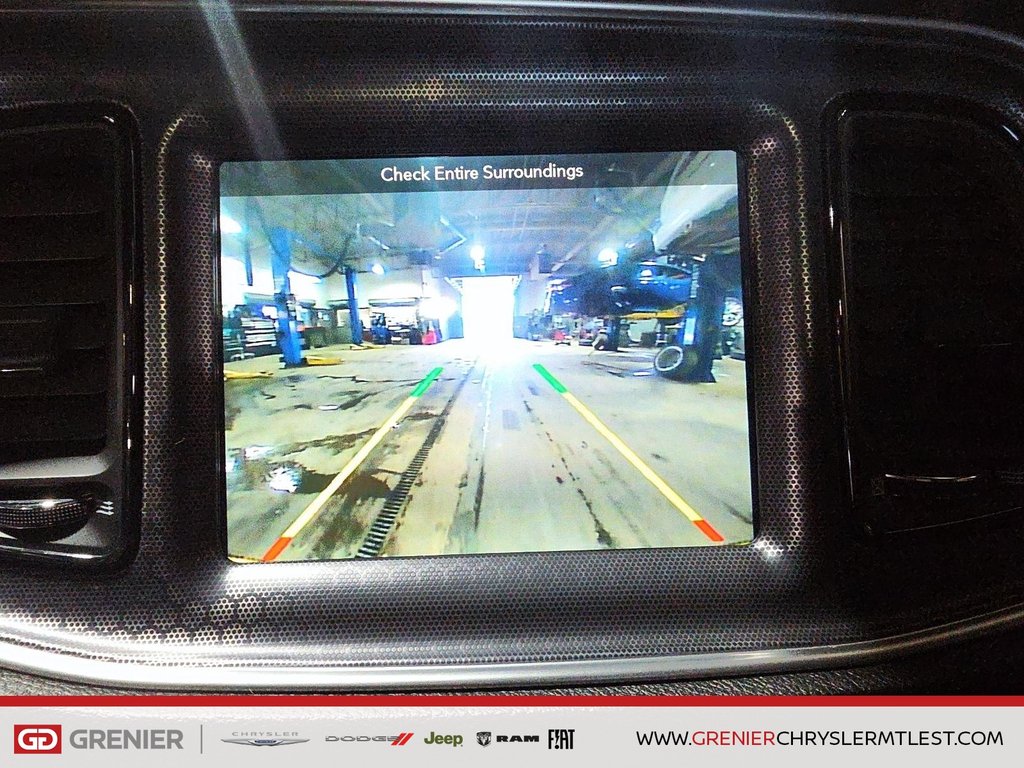 Dodge Challenger SRT 392 + RWD + MANUELLE + V8 HEMI 6.4L 2018 à Pointe-Aux-Trembles, Québec - 13 - w1024h768px