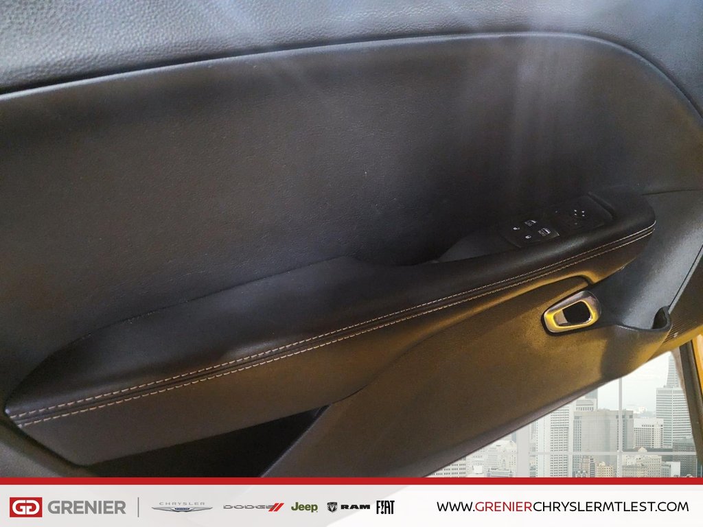 Dodge Challenger SRT 392 + RWD + MANUELLE + V8 HEMI 6.4L 2018 à Pointe-Aux-Trembles, Québec - 9 - w1024h768px