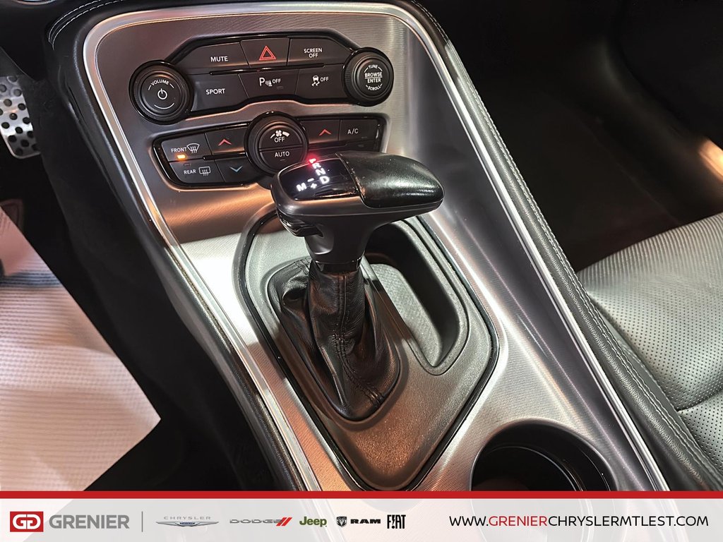 2020 Dodge Challenger SXT PLUS + RWD + TOIT OUVRANT in Pointe-Aux-Trembles, Quebec - 13 - w1024h768px