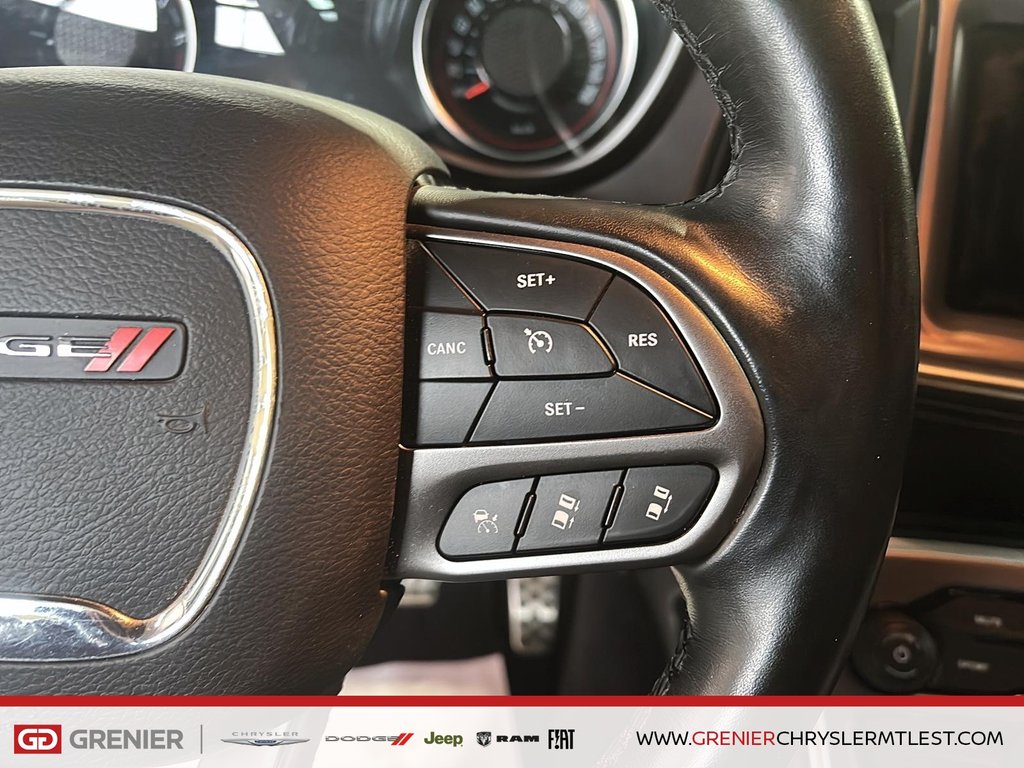 2020 Dodge Challenger SXT PLUS + RWD + TOIT OUVRANT in Pointe-Aux-Trembles, Quebec - 10 - w1024h768px