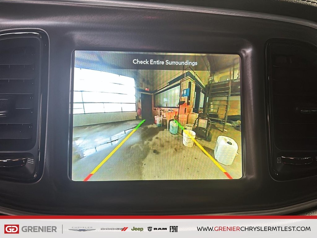 2020 Dodge Challenger SXT PLUS + RWD + TOIT OUVRANT in Pointe-Aux-Trembles, Quebec - 15 - w1024h768px