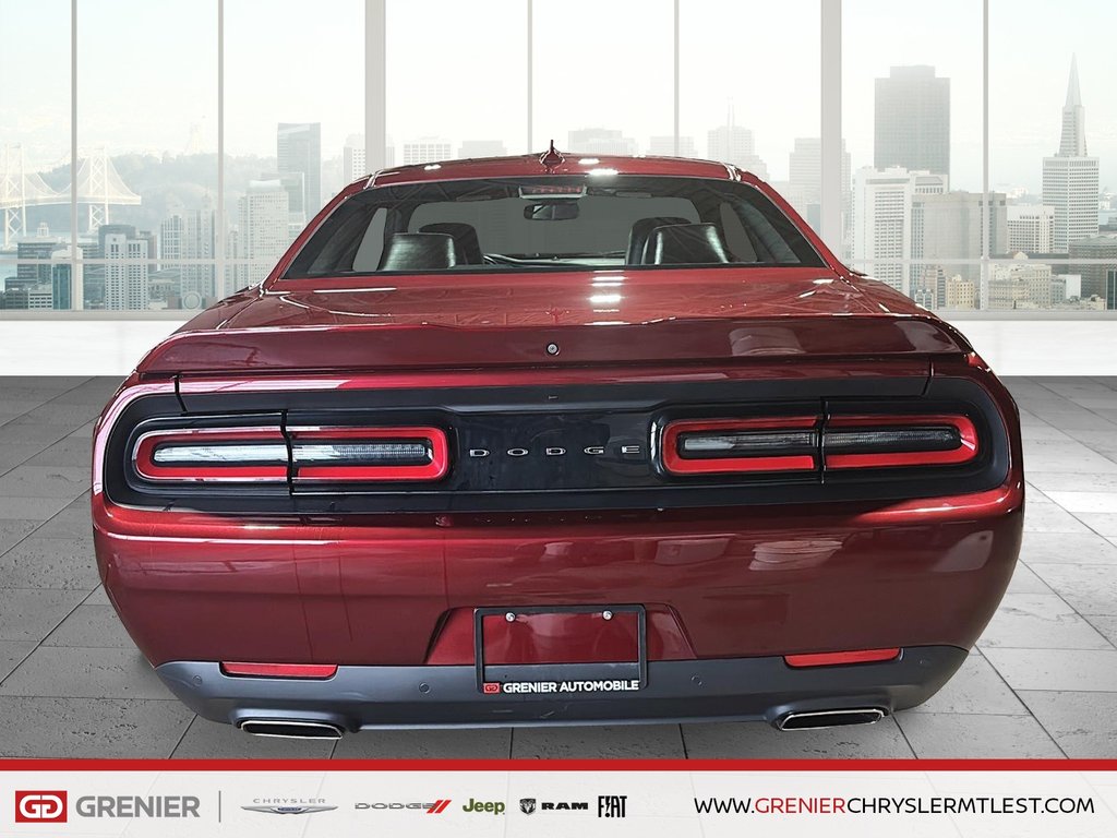 2020 Dodge Challenger SXT PLUS + RWD + TOIT OUVRANT in Pointe-Aux-Trembles, Quebec - 3 - w1024h768px