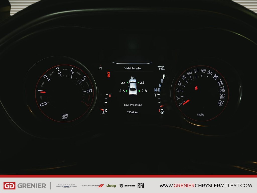 2020 Dodge Challenger SXT PLUS + RWD + TOIT OUVRANT in Pointe-Aux-Trembles, Quebec - 12 - w1024h768px