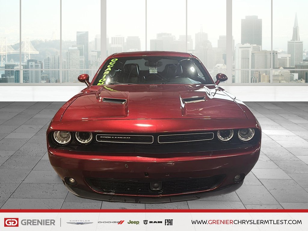 2020 Dodge Challenger SXT PLUS + RWD + TOIT OUVRANT in Pointe-Aux-Trembles, Quebec - 2 - w1024h768px
