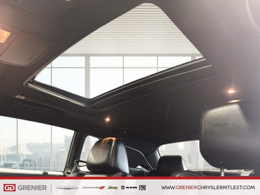 2020 Dodge Challenger SXT PLUS + RWD + TOIT OUVRANT in Pointe-Aux-Trembles, Quebec - 14 - w1024h768px