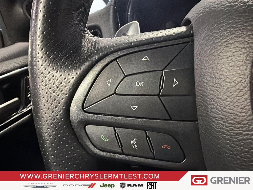 2025 Dodge Durango R/T + AWD + V8 HEMI 5.7L + TOIT OUVRANT in Pointe-Aux-Trembles, Quebec - 12 - w1024h768px