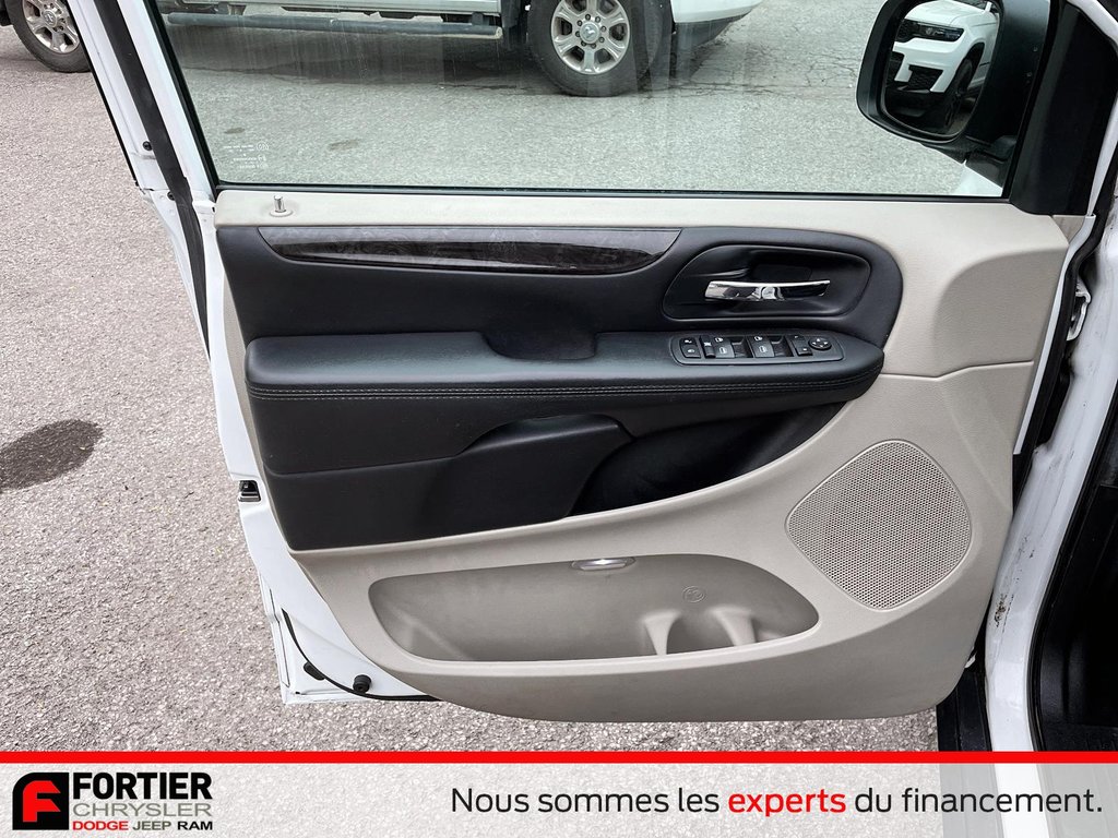 2015 Dodge Grand Caravan SXT in Pointe-Aux-Trembles, Quebec - 11 - w1024h768px