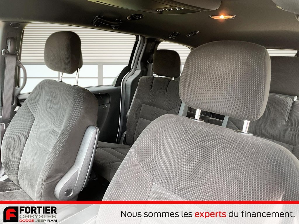 2017 Dodge Grand Caravan SXT PLUS + BLACKTOP + DVD in Pointe-Aux-Trembles, Quebec - 12 - w1024h768px