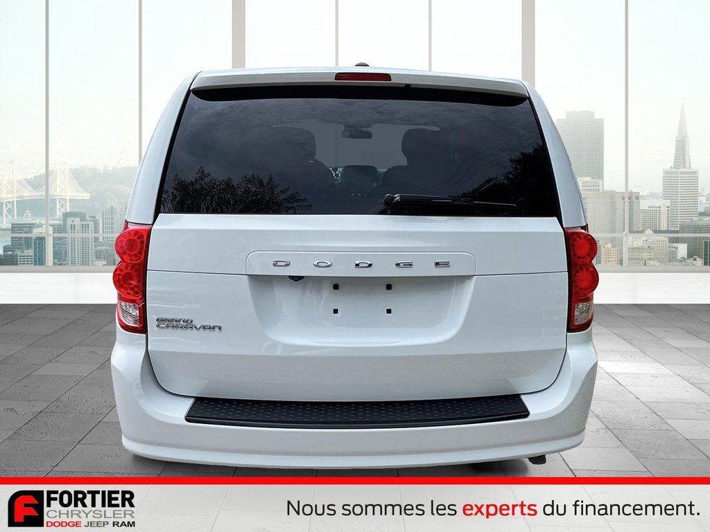 2017 Dodge Grand Caravan SXT PLUS + BLACKTOP + DVD in Pointe-Aux-Trembles, Quebec - 4 - w1024h768px