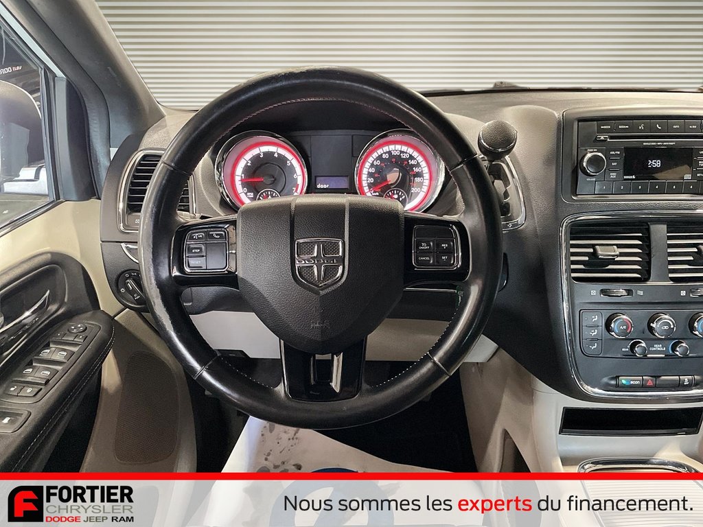 2017 Dodge Grand Caravan SXT PREMIUM PLUS + 7 PASSAGERS + in Pointe-Aux-Trembles, Quebec - 10 - w1024h768px