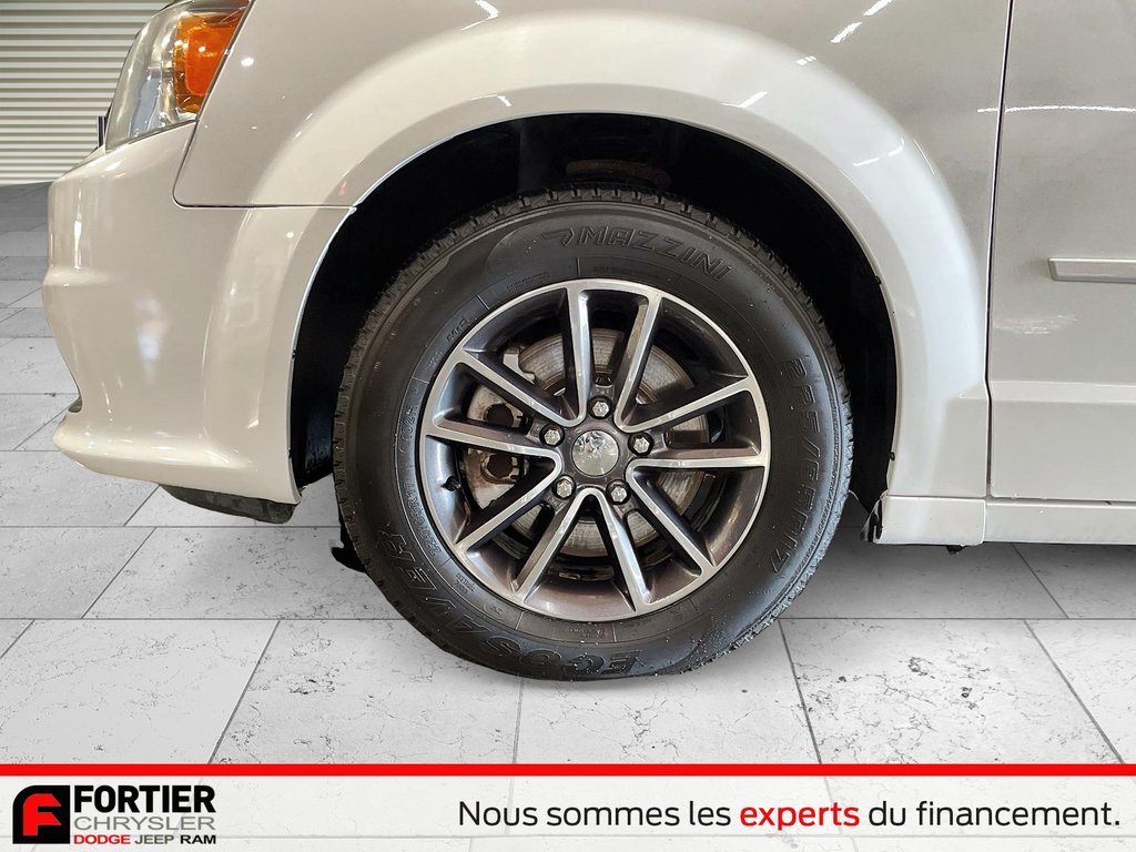 2017 Dodge Grand Caravan SXT PREMIUM PLUS + 7 PASSAGERS + in Pointe-Aux-Trembles, Quebec - 6 - w1024h768px