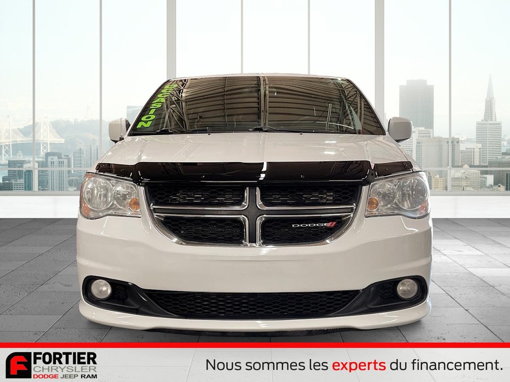 2017 Dodge Grand Caravan SXT PREMIUM PLUS + 7 PASSAGERS + in Pointe-Aux-Trembles, Quebec - 2 - w1024h768px