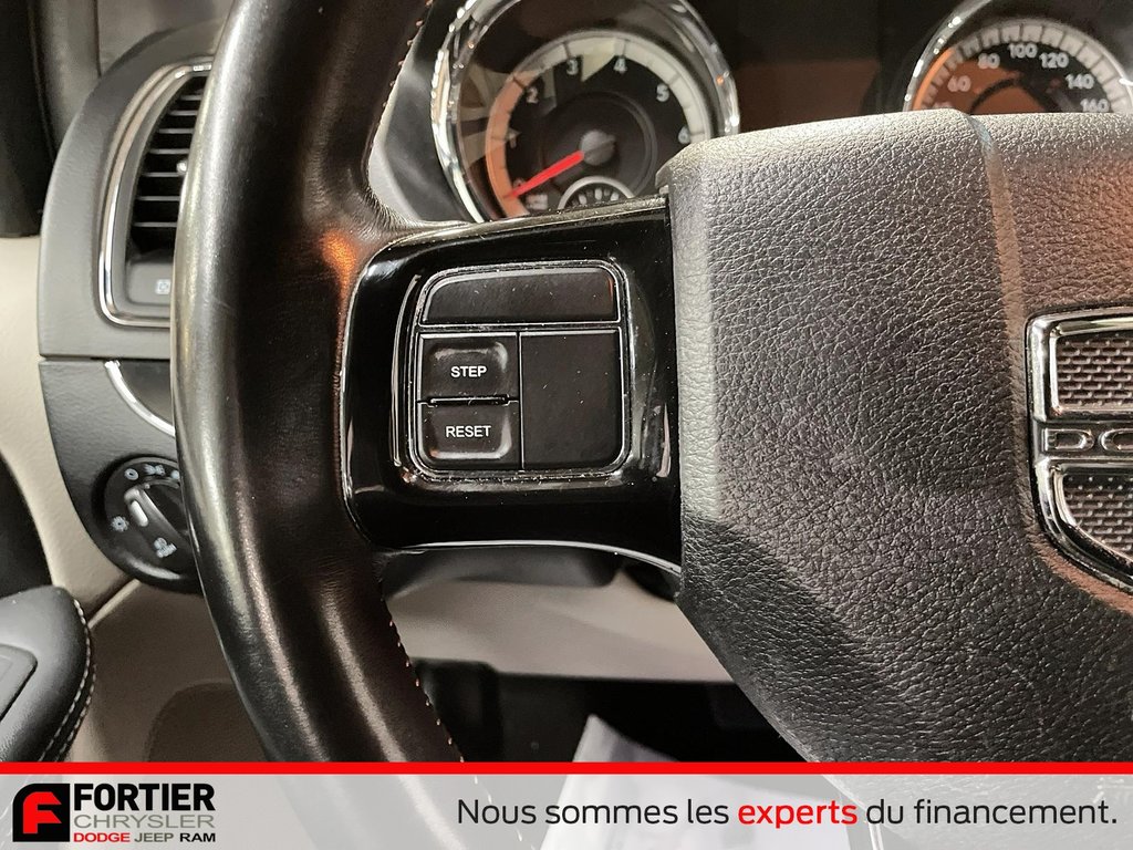 2017 Dodge Grand Caravan SXT PREMIUM PLUS + STOW N' GO + CUIR in Pointe-Aux-Trembles, Quebec - 12 - w1024h768px