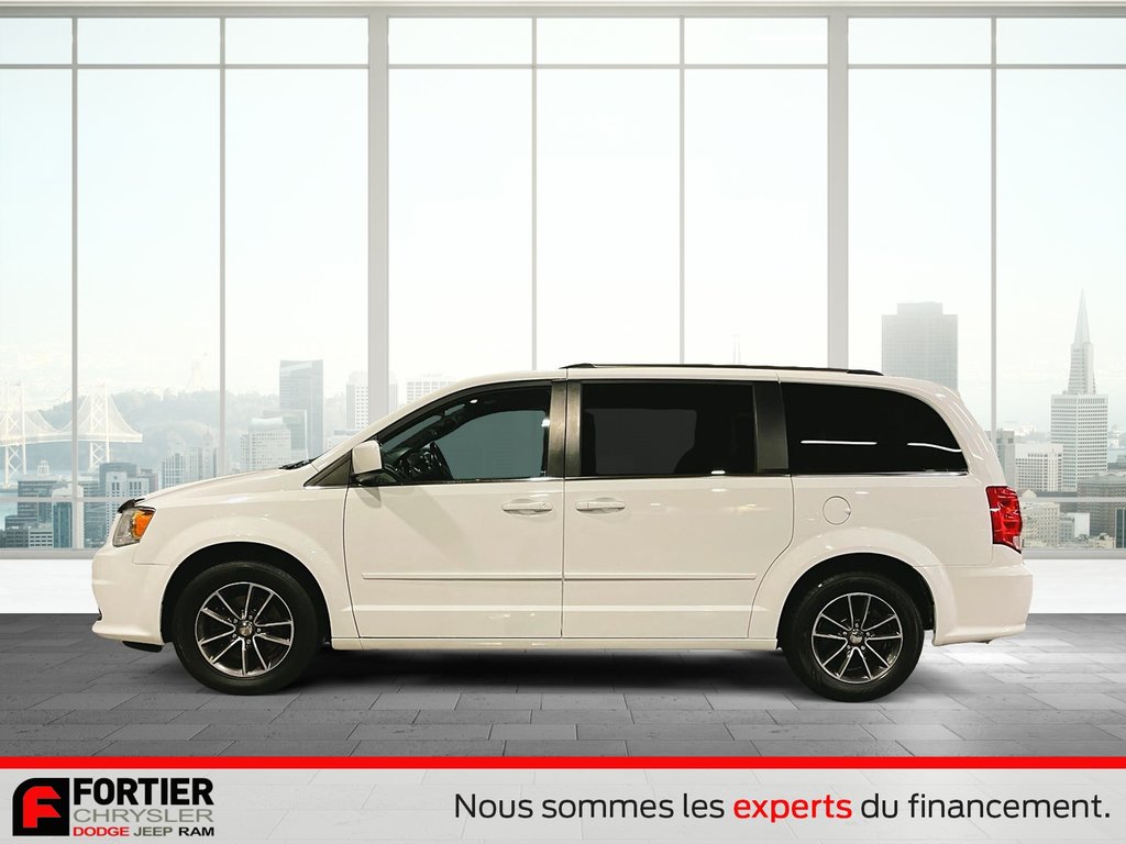 2017 Dodge Grand Caravan SXT PREMIUM PLUS + STOW N' GO + CUIR in Pointe-Aux-Trembles, Quebec - 6 - w1024h768px