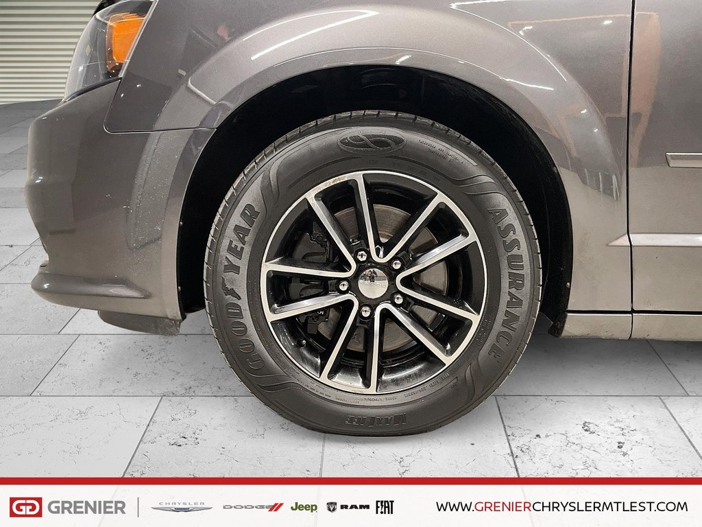 Dodge Grand Caravan SXT + PREMIUM PLUS + BLACKTOP + CUIR 2017 à Pointe-Aux-Trembles, Québec - 7 - w1024h768px