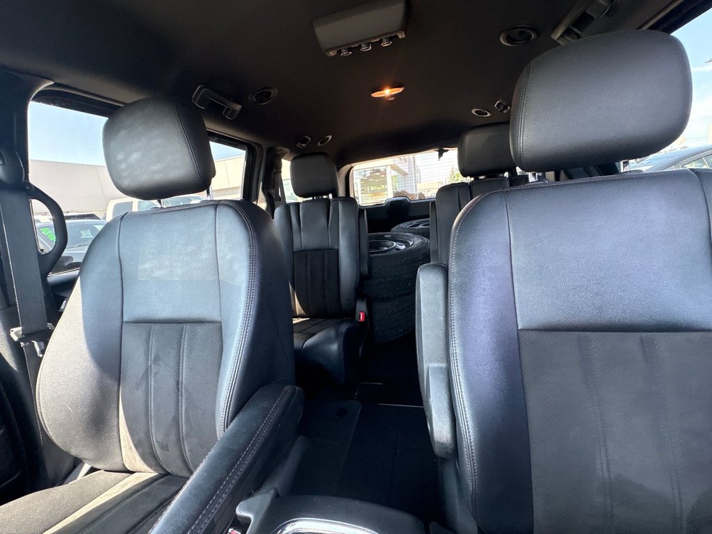 2020 Dodge Grand Caravan PREMIUM PLUS in Pointe-Aux-Trembles, Quebec - 9 - w1024h768px