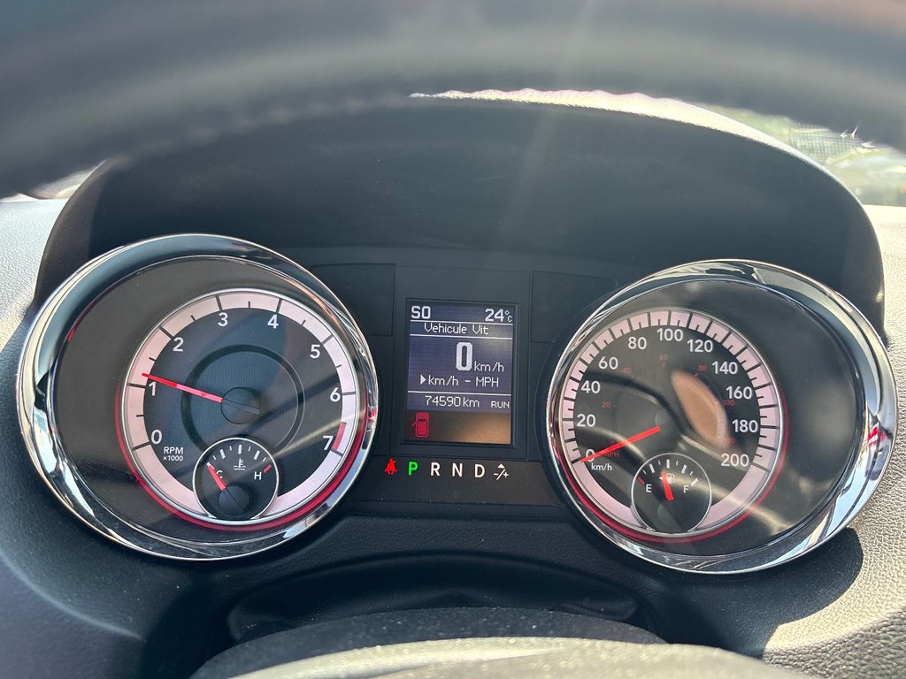 2020 Dodge Grand Caravan PREMIUM PLUS in Pointe-Aux-Trembles, Quebec - 6 - w1024h768px