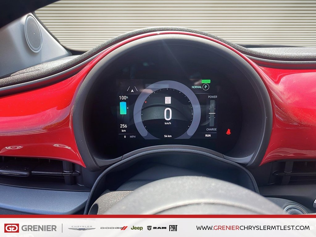 2025 Fiat 500e RED in Pointe-Aux-Trembles, Quebec - 11 - w1024h768px