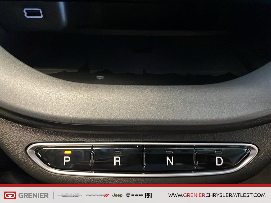 2025 Fiat 500e RED in Pointe-Aux-Trembles, Quebec - 13 - w1024h768px