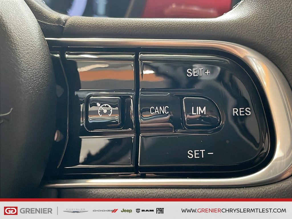 2025 Fiat 500e RED in Pointe-Aux-Trembles, Quebec - 11 - w1024h768px