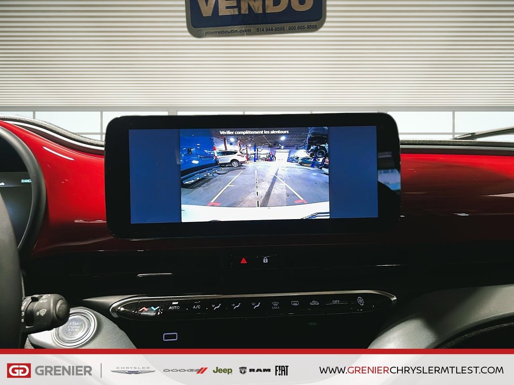 2025 Fiat 500e RED in Pointe-Aux-Trembles, Quebec - 15 - w1024h768px