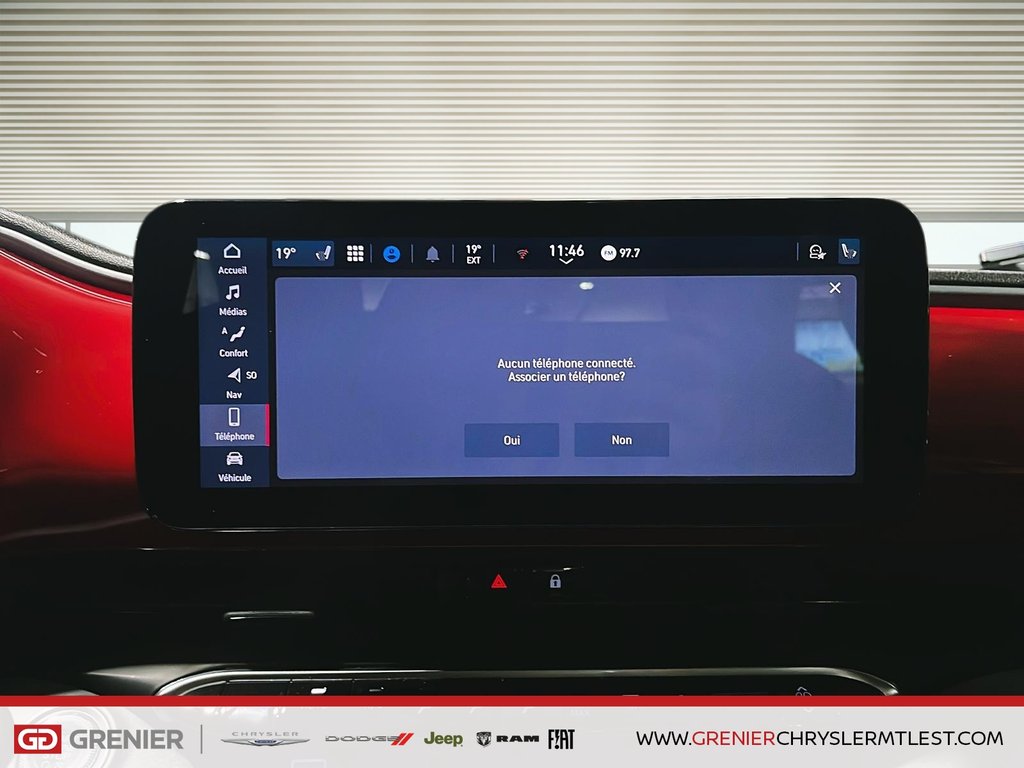 2025 Fiat 500e RED in Pointe-Aux-Trembles, Quebec - 17 - w1024h768px