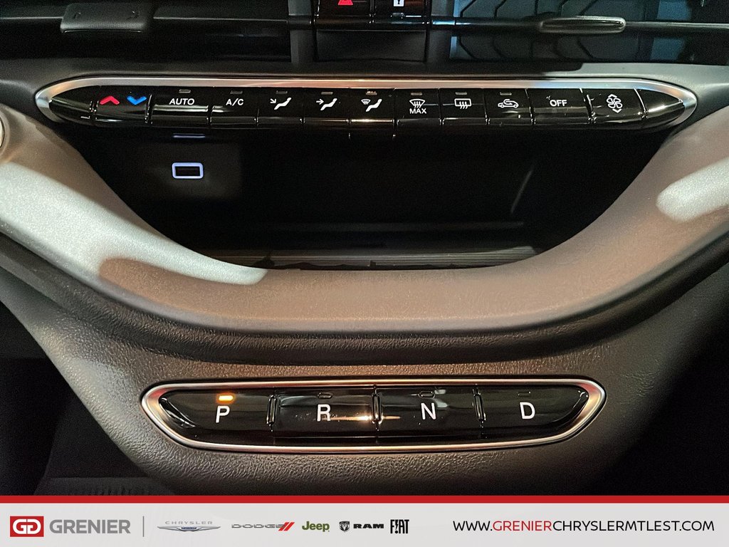 Fiat 500e RED 2025 à Pointe-Aux-Trembles, Québec - 15 - w1024h768px