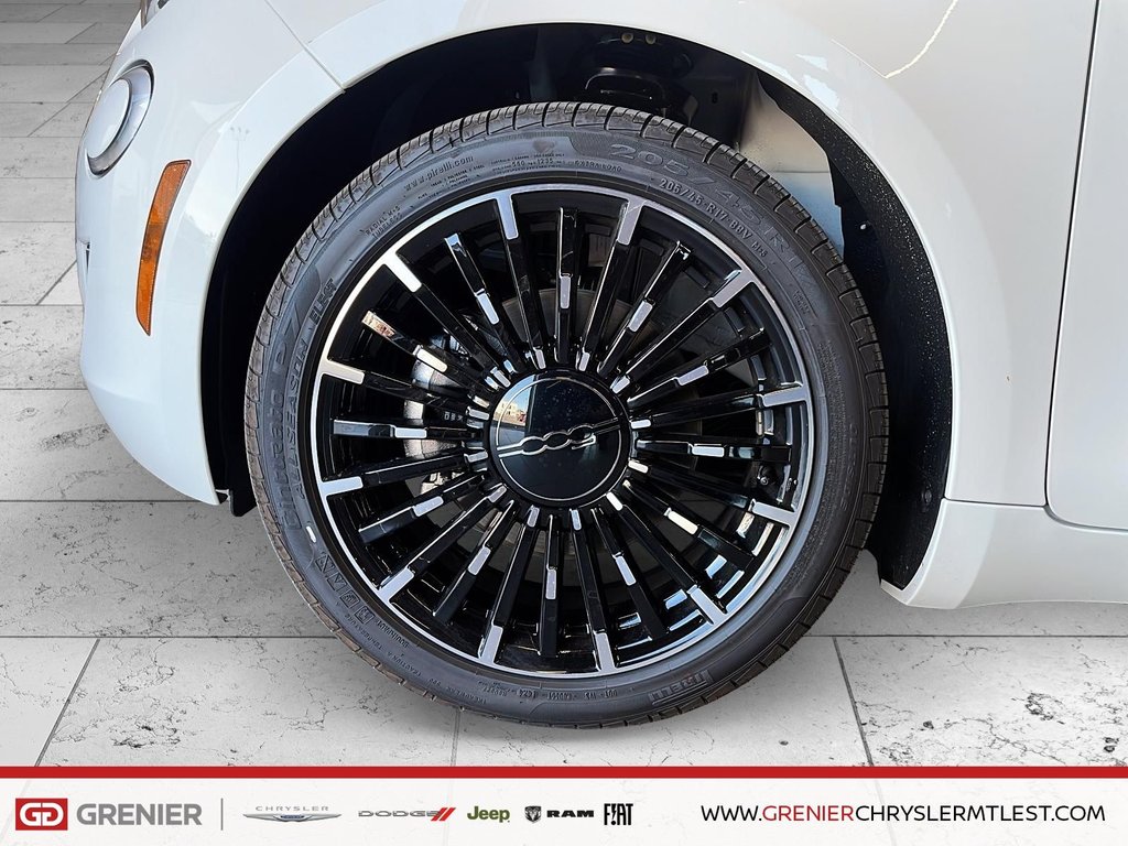 2025 Fiat 500e RED in Pointe-Aux-Trembles, Quebec - 6 - w1024h768px