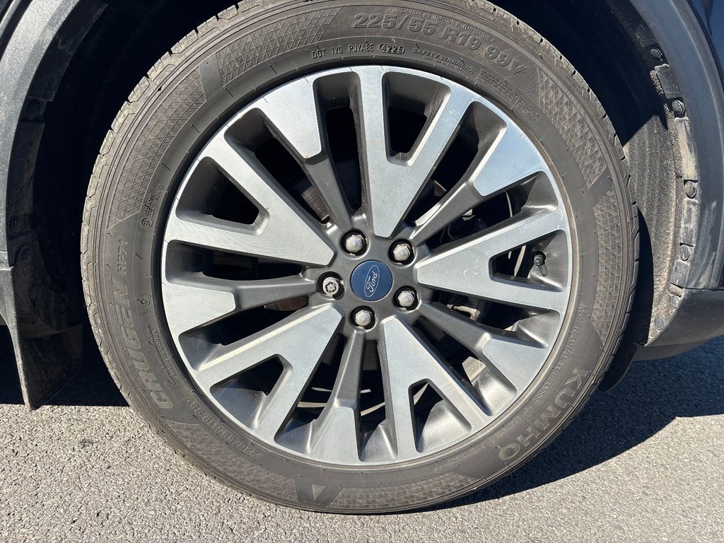 2020 Ford Escape Titanium Hybrid in Pointe-Aux-Trembles, Quebec - 11 - w1024h768px