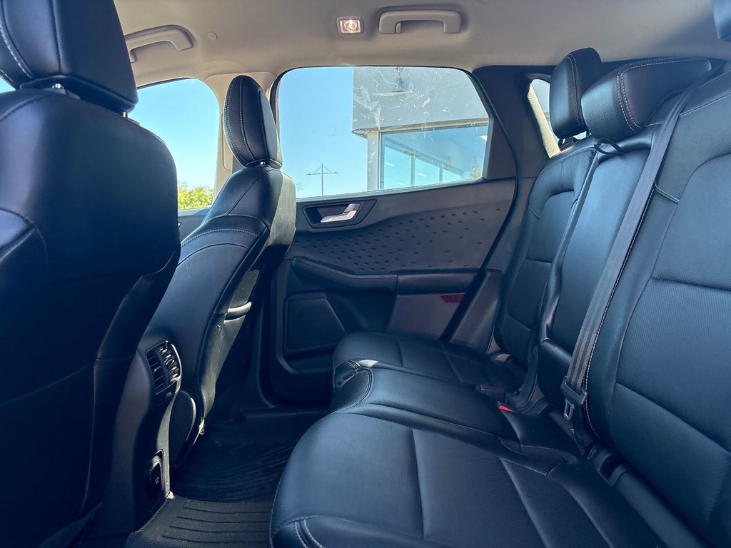 2020 Ford Escape Titanium Hybrid in Pointe-Aux-Trembles, Quebec - 19 - w1024h768px