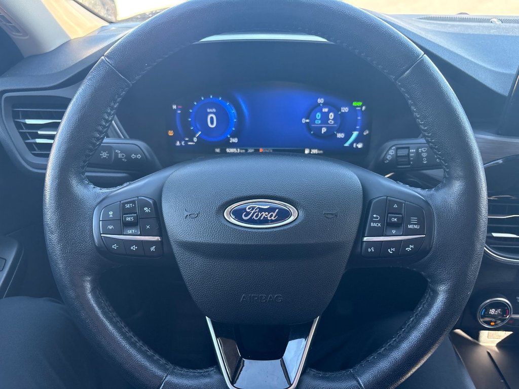 2020 Ford Escape Titanium Hybrid in Pointe-Aux-Trembles, Quebec - 24 - w1024h768px