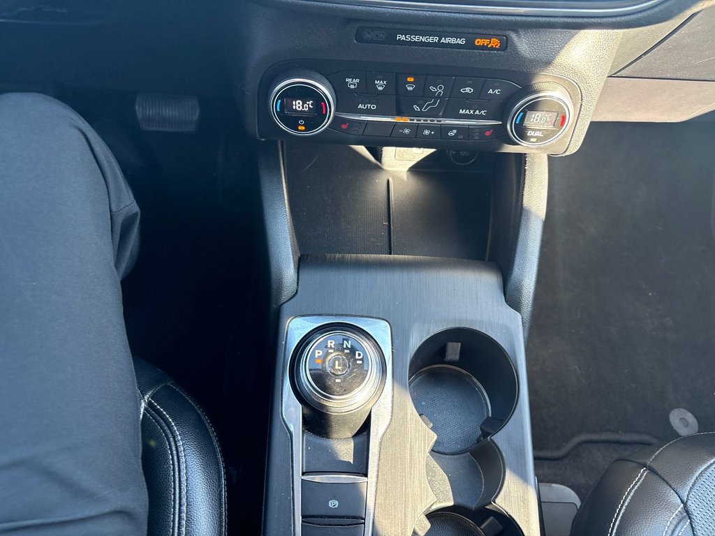 2020 Ford Escape Titanium Hybrid in Pointe-Aux-Trembles, Quebec - 26 - w1024h768px