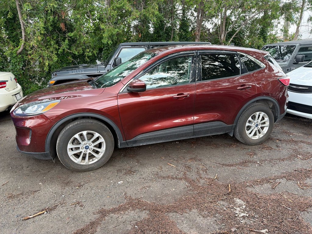 2021 Ford Escape SE in Pointe-Aux-Trembles, Quebec - 2 - w1024h768px