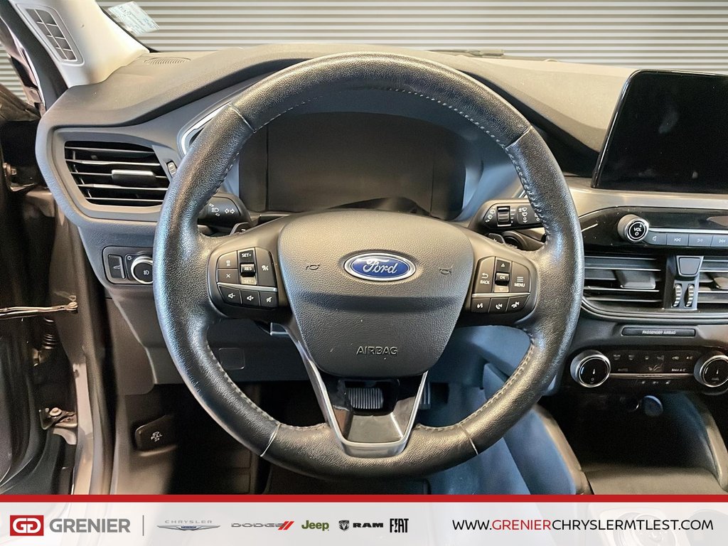 2022 Ford Escape TITANIUM + AWD + TOIT OUVRANT PANO in Pointe-Aux-Trembles, Quebec - 9 - w1024h768px