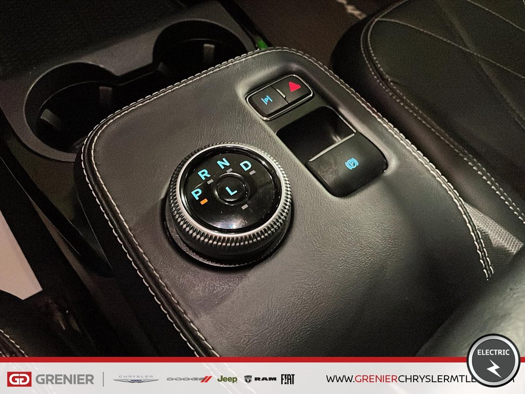 2022 Ford Mustang Mach-E SELECT + AWD + CUIR + CARPLAY in Pointe-Aux-Trembles, Quebec - 12 - w1024h768px