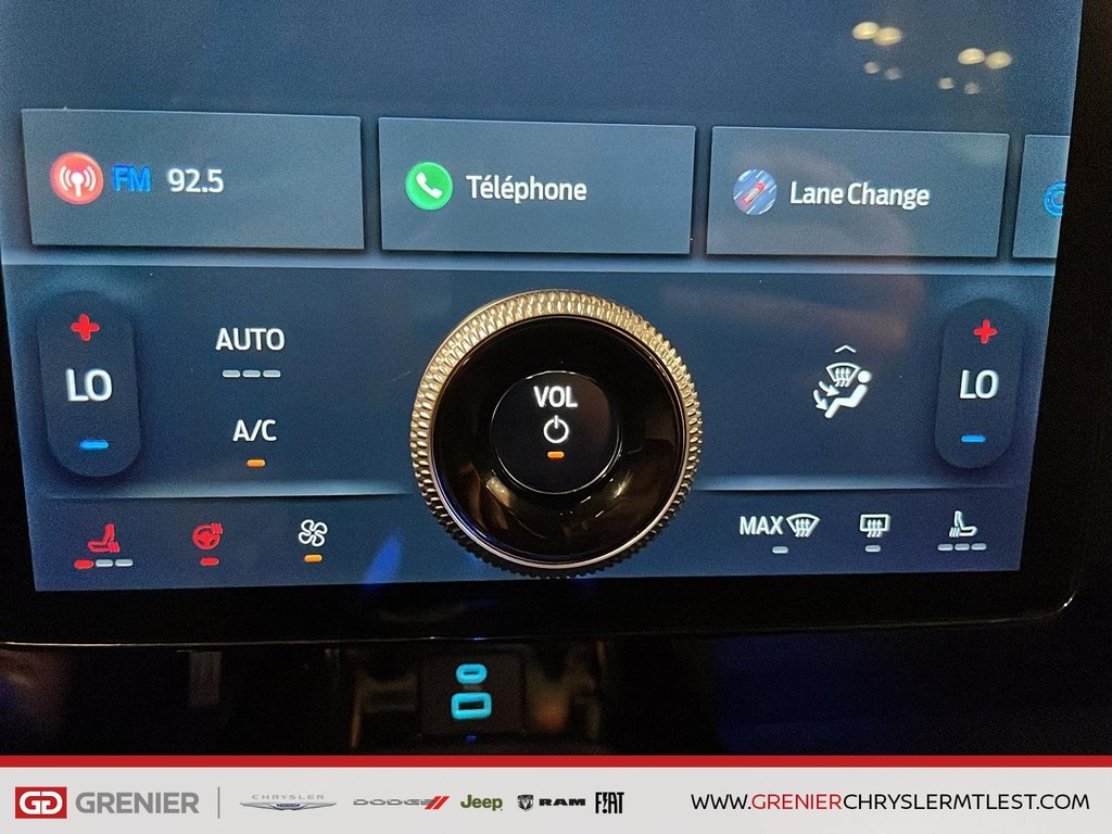 Ford Mustang Mach-E PREMIUM + AWD + TOIT PANO + CUIR + GPS 2024 à Pointe-Aux-Trembles, Québec - 14 - w1024h768px