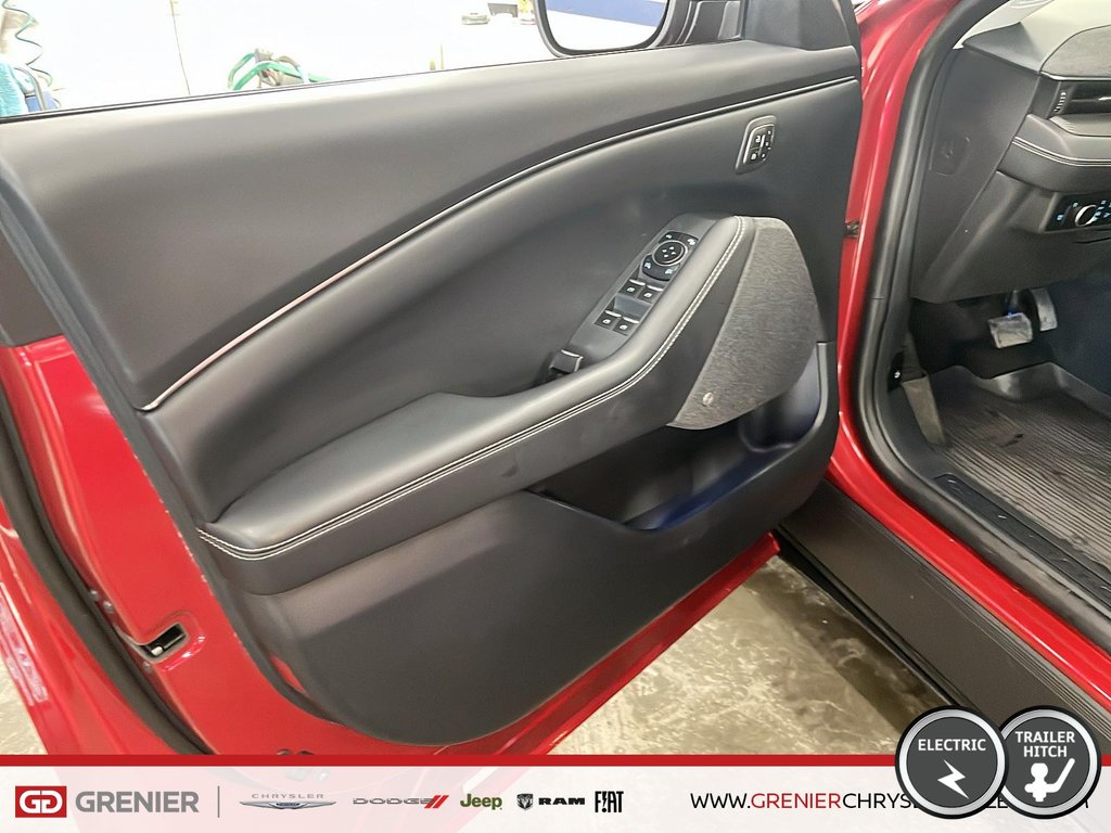 2024 Ford Mustang Mach-E PREMIUM + AWD + TOIT PANO + CUIR + GPS in Pointe-Aux-Trembles, Quebec - 8 - w1024h768px