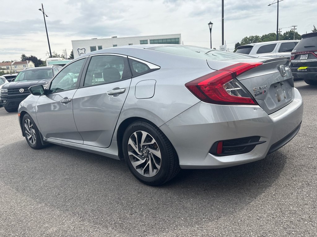 Honda Civic Sedan SE 2018 à Pointe-Aux-Trembles, Québec - 15 - w1024h768px