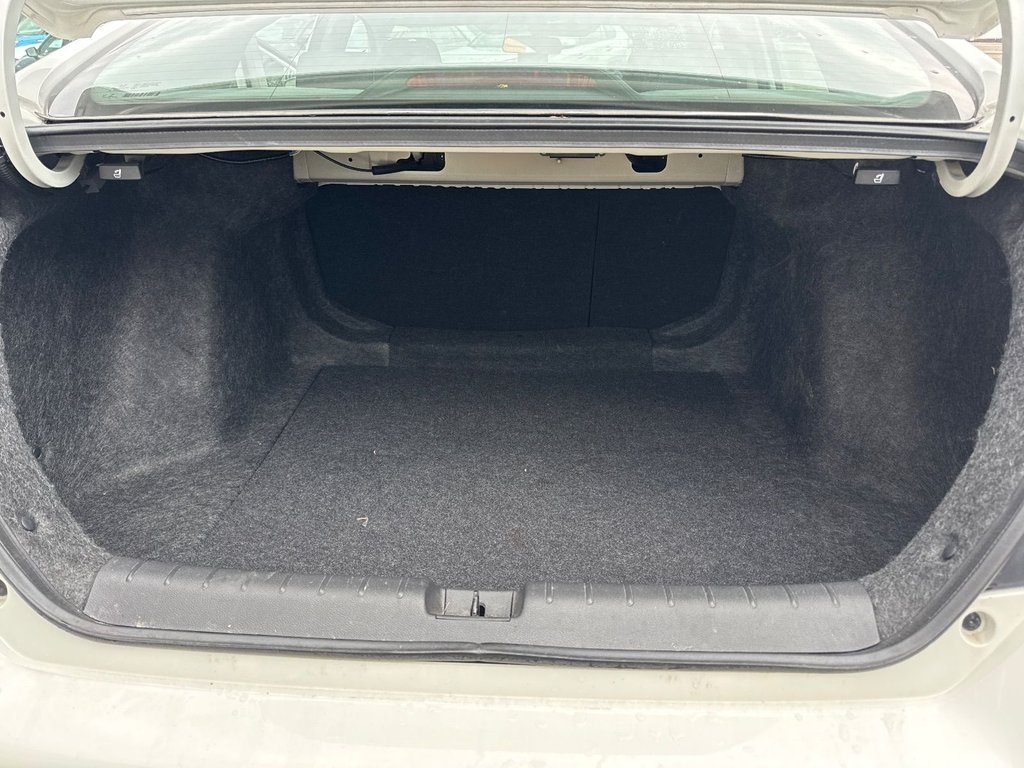 2019 Honda Civic Sedan EX in Pointe-Aux-Trembles, Quebec - 12 - w1024h768px