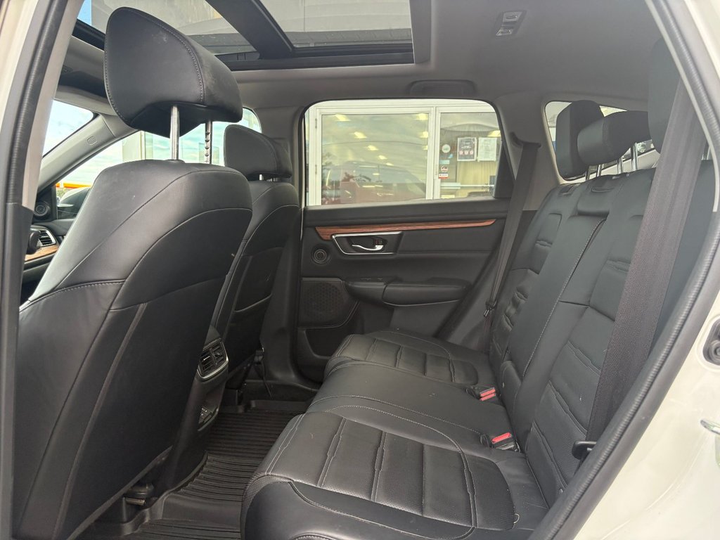 Honda CR-V TOURING 2017 à Pointe-Aux-Trembles, Québec - 19 - w1024h768px