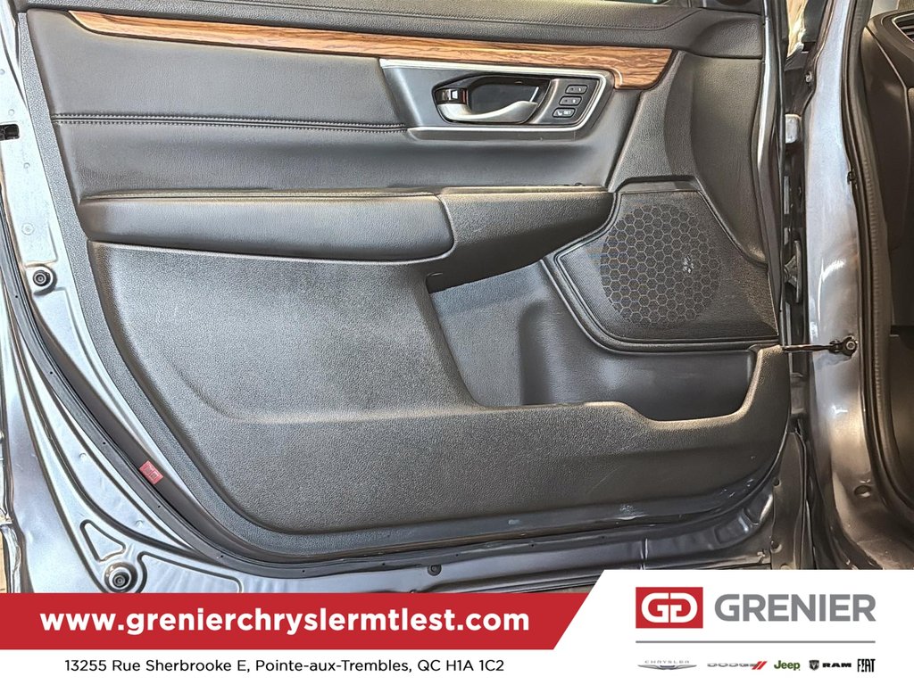 2022 Honda CR-V Touring AWD in Pointe-Aux-Trembles, Quebec - 9 - w1024h768px