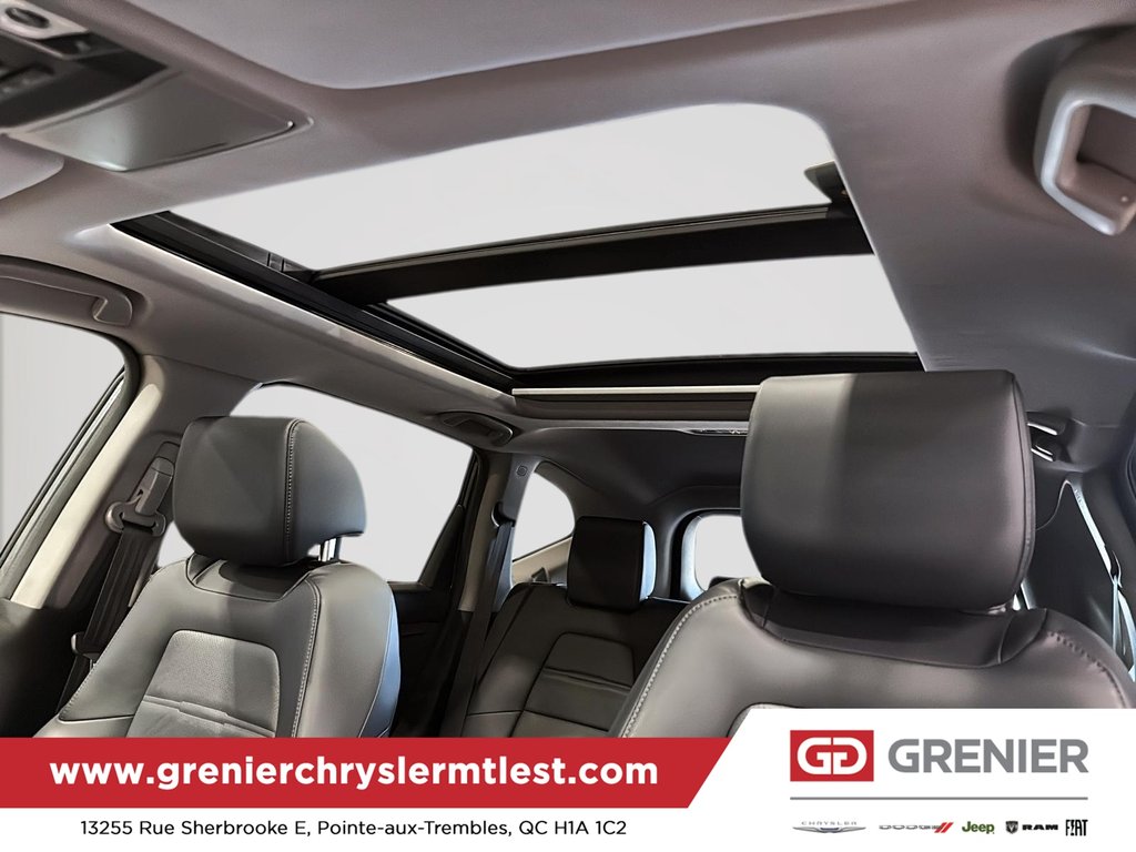 2022 Honda CR-V Touring AWD in Pointe-Aux-Trembles, Quebec - 16 - w1024h768px
