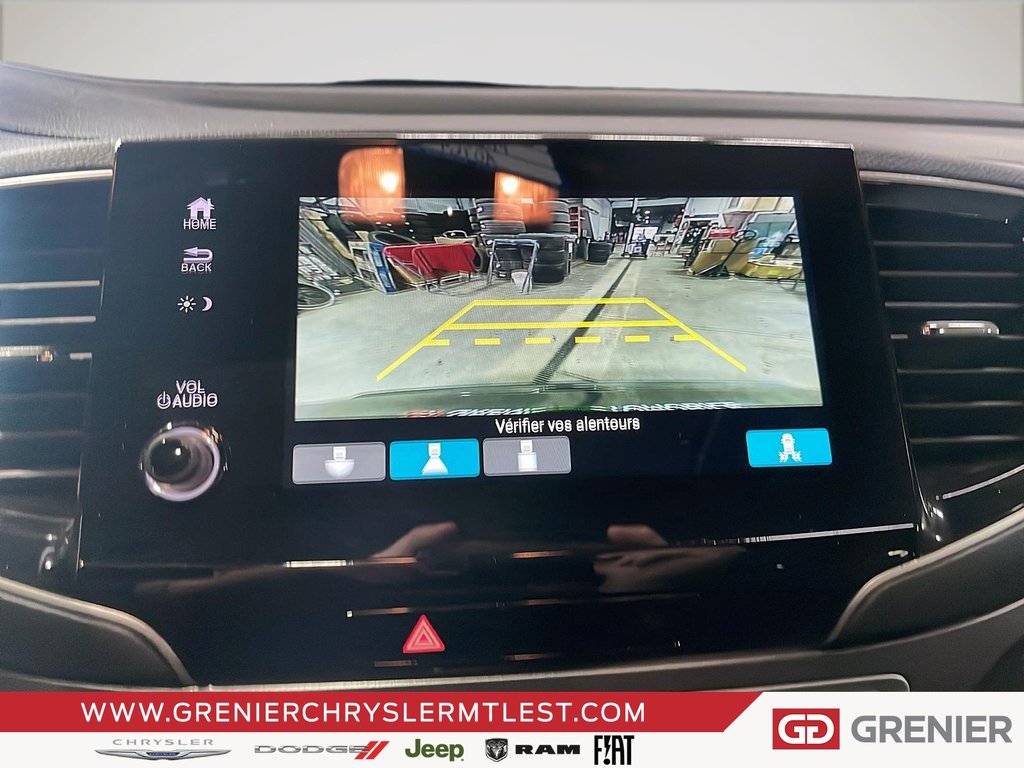 2023 Honda Passport SPORT + AWD + TOIT OUVRANT in Pointe-Aux-Trembles, Quebec - 15 - w1024h768px