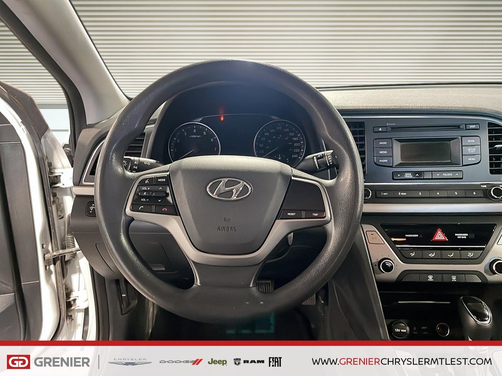 Hyundai Elantra LE + AUTOMATIQUE 2017 à Pointe-Aux-Trembles, Québec - 10 - w1024h768px