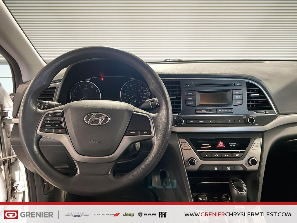 Hyundai Elantra LE + AUTOMATIQUE 2017 à Pointe-Aux-Trembles, Québec - 8 - w1024h768px