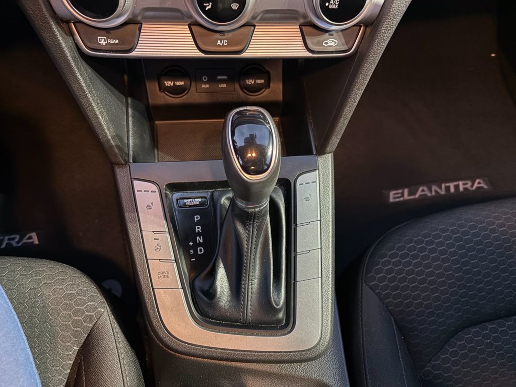 2019 Hyundai Elantra PREFFERED+TOIT in Pointe-Aux-Trembles, Quebec - 13 - w1024h768px