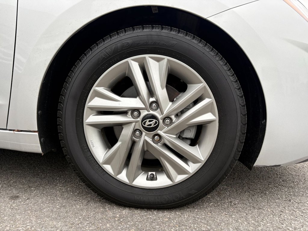 Hyundai Elantra Preferred 2019 à Pointe-Aux-Trembles, Québec - 9 - w1024h768px