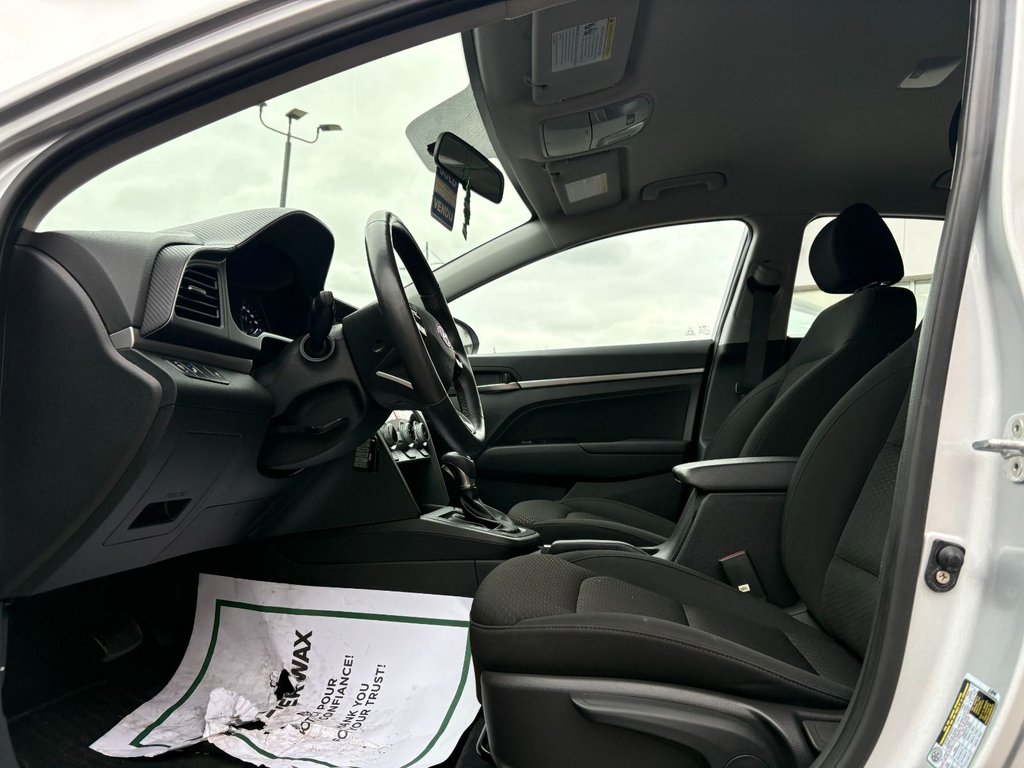 Hyundai Elantra Preferred 2019 à Pointe-Aux-Trembles, Québec - 10 - w1024h768px